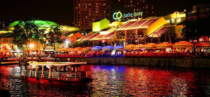 克拉码头有新加坡兰桂坊之称夜晚纸醉金迷白天跳蚤市场