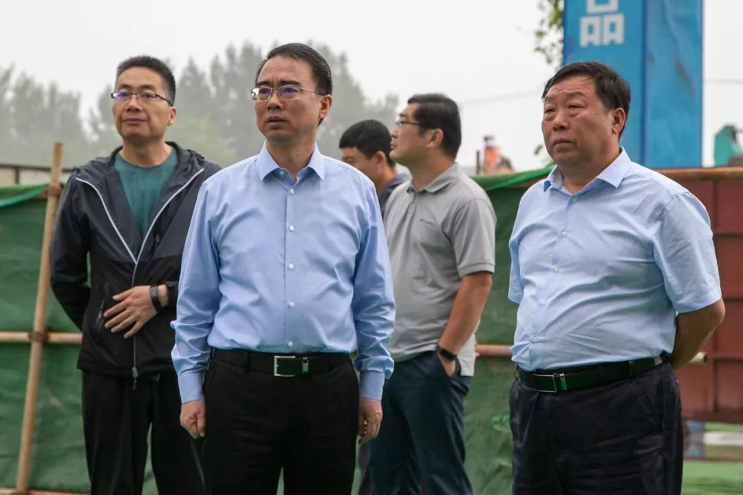 申涛暗访检查扬尘治理和值班值守工作