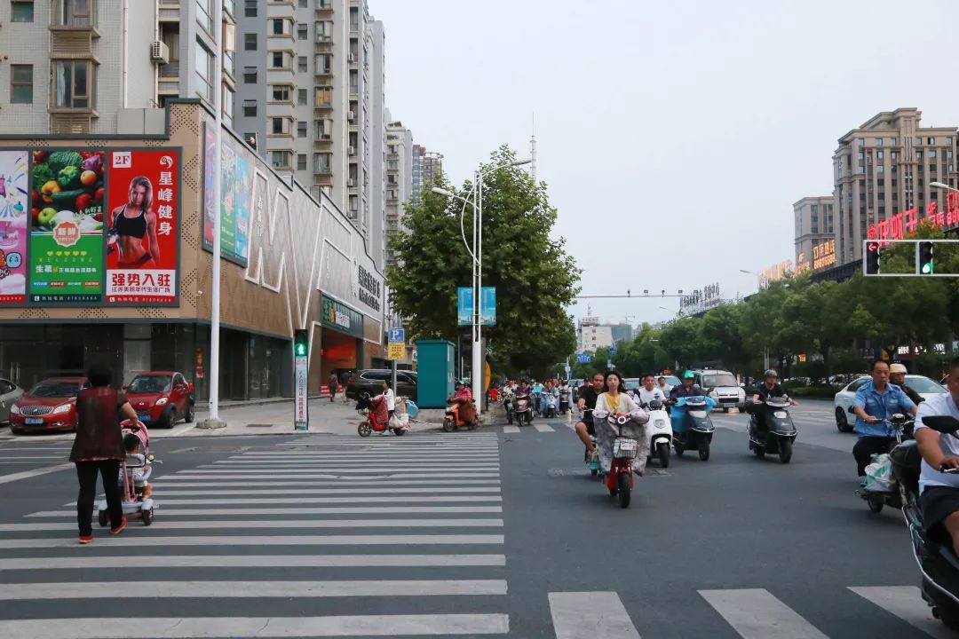 中洋现代城商圈:海安西城区成熟的商业街