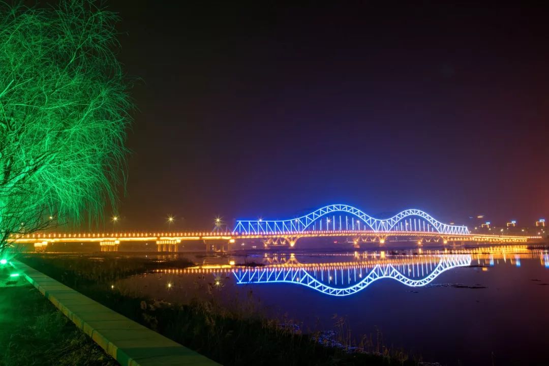 【今日推荐】沂水县|邻水生态小城的梦幻夜景