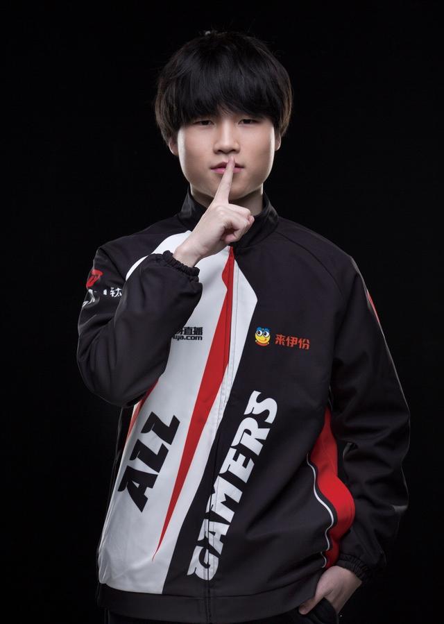 kpl:前ag选手硬怼老帅粉丝!无脑骂人引起网友众怒