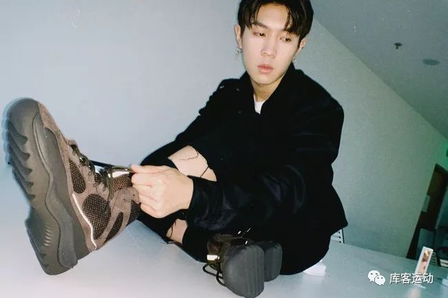 star hike张一山 jw anderson x converse run star hike王源 nike