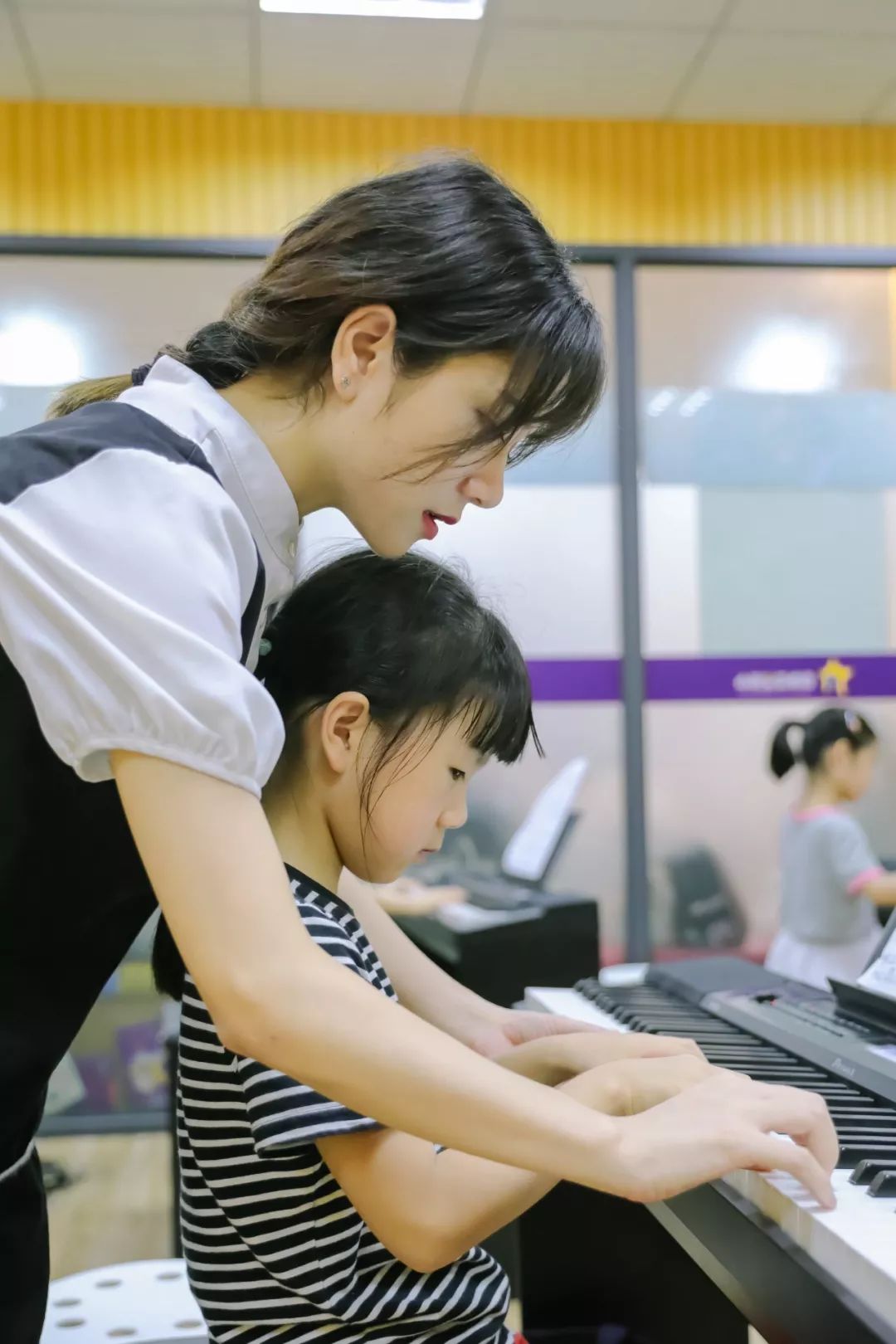 如何在小学阶段更好的学习钢琴?_练琴