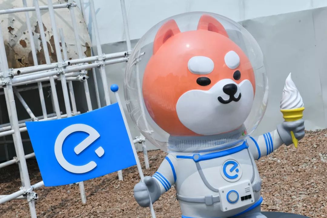 可爱的饿小宝会在基站入口处迎接你每个版块都有不同主题和玩法哟基站