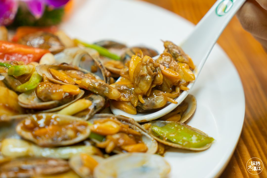 =爆炒花甲==酸菜黄花鱼==茶叶基围虾==油焗杂鱼=店里除了这7款海鲜