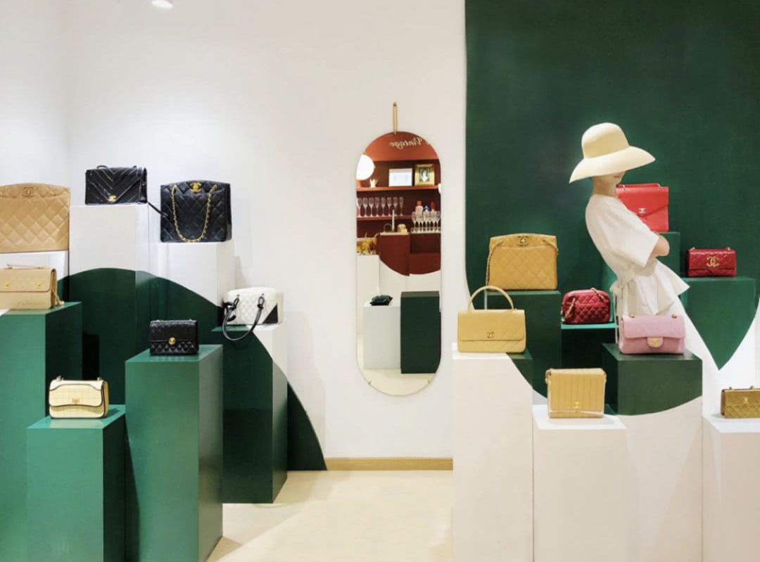 llllllll,@中古控玖玖其实,一进门就很有意思,入口处也是一个小展厅