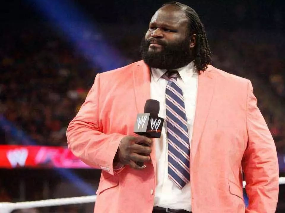 他是世界上体型最大的运动员三度砸塌wwe擂台却混成了升级包