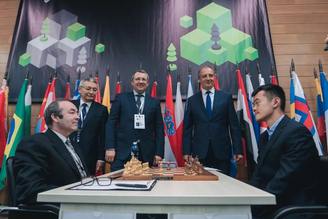 本次比赛头号种子棋手丁立人,在首轮比赛中迎战国际等级分仅为1954的