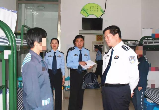 徐宏光局长到内蒙古第一女子监狱检查指导节日期间安保工作慰问基层
