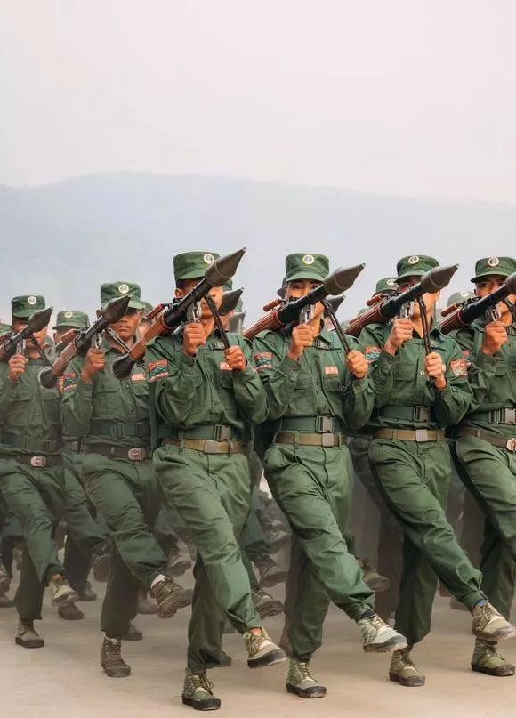 原创佤邦阅兵气势磅礴中国装备大放异彩简直就是中国装备展