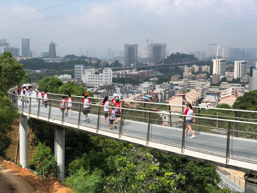 震撼廈門首座轉體橋凌晨轉身90健康步道成功跨越鷹廈鐵路