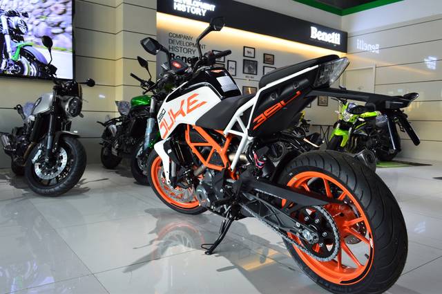 5万元内最强街车ktm390duke静态测评