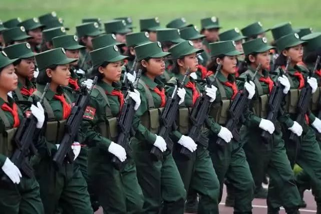 原创佤邦阅兵气势磅礴中国装备大放异彩简直就是中国装备展