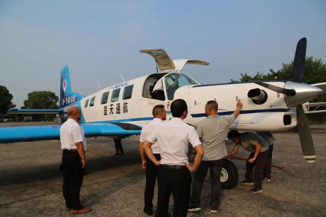 厉害了价值千万的新飞机p750xl落户荆州将用于