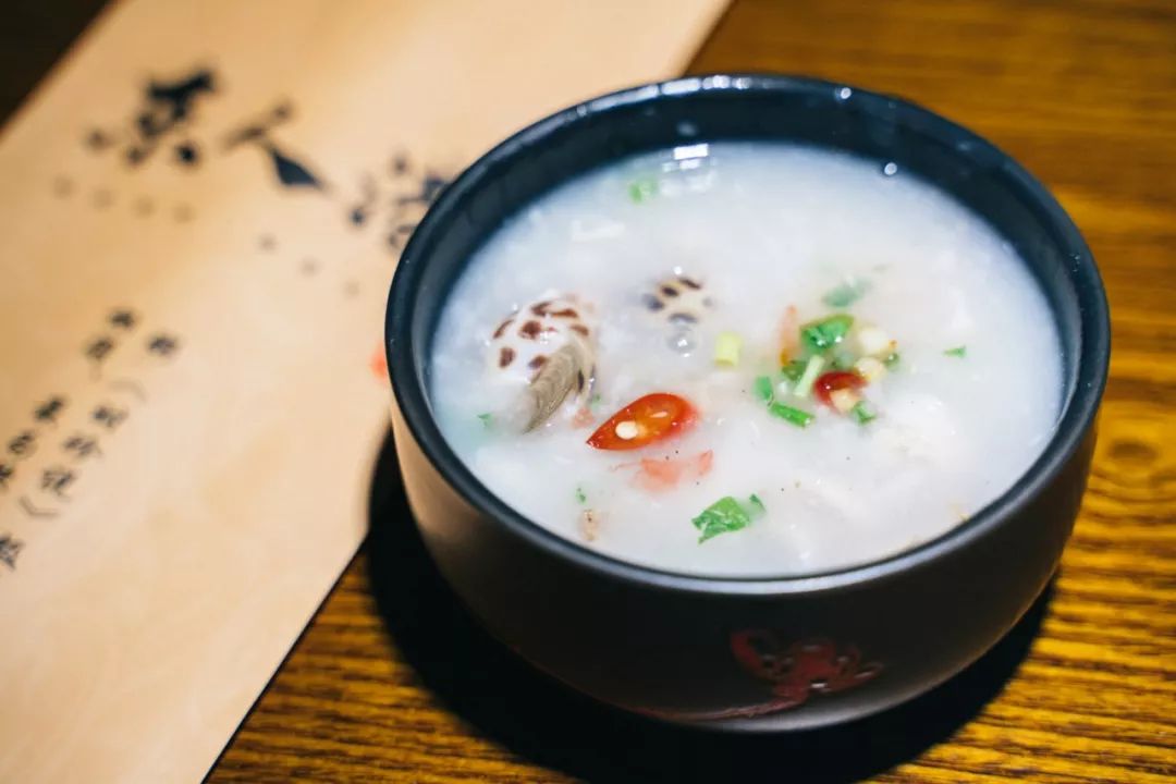 不用专程跑广州"寻味顺德",在无锡就能吃到地道毋米粥火锅,鲜得我眉毛