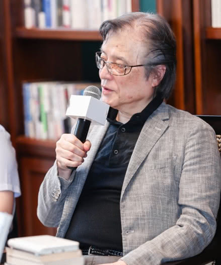 岛田庄司1948年出生日本广岛县,今年71岁,日本当代著名推理小说家,已