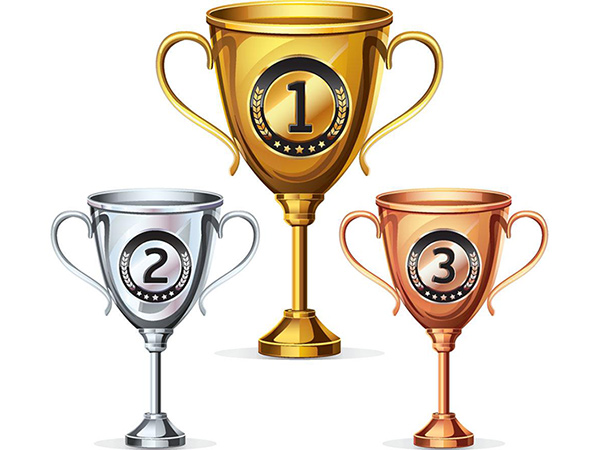 她已多次荣获滑冰比赛的奖杯.·cup英 [k05p] / n.