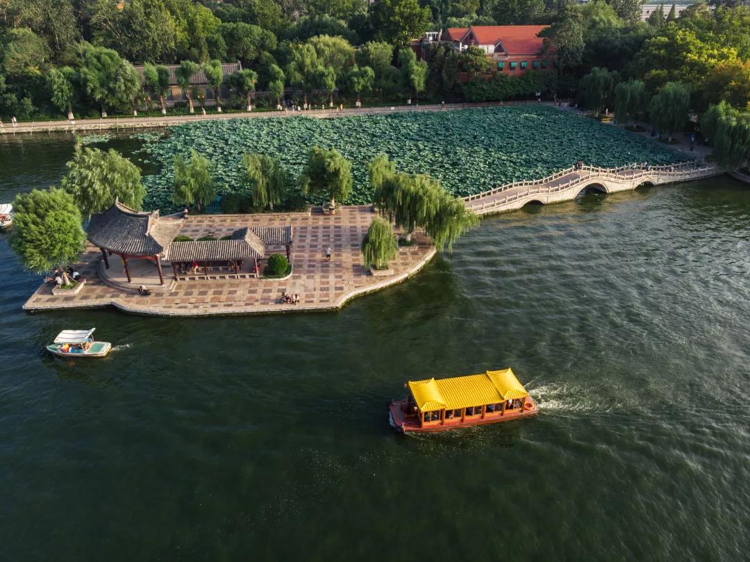 曾堤萦水忆曾巩济南山水的旷世知音