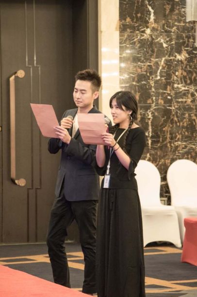 配音展示必不可少作为一个"玩"声音的公司上海电视台的主持人施琰菲菲