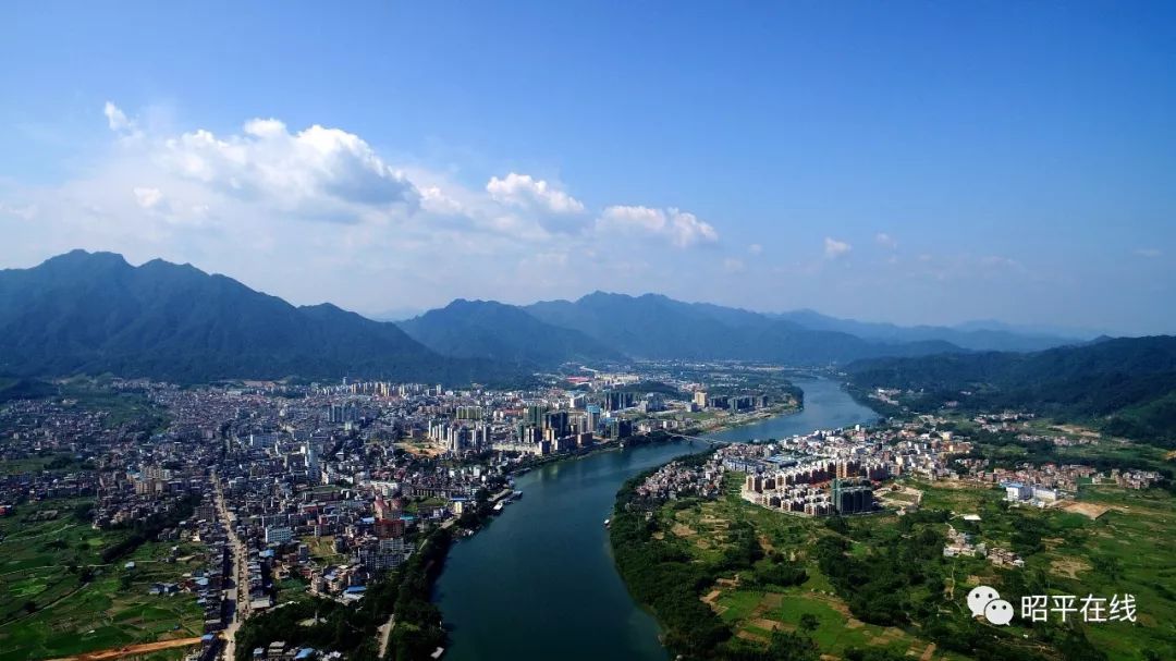 为昭平投票玩转广西全域旅游大集市助力家乡出圈