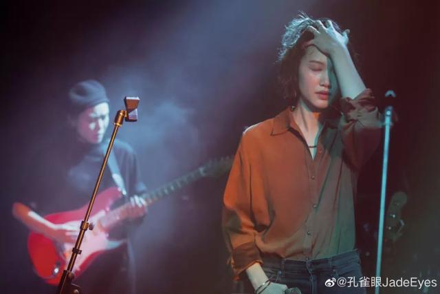 迷幻翡翠绿之夜三双慵懒迷离孔雀眼