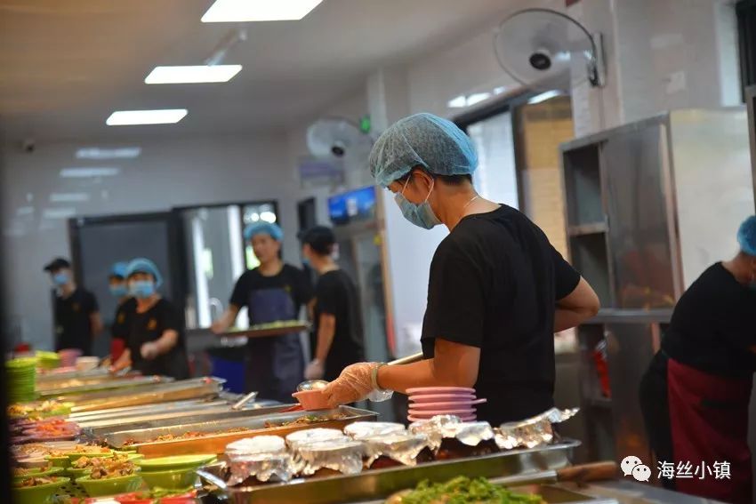 期待终于来了汇聚各地美食的仰恩大学仟佰佳餐厅盛大开业