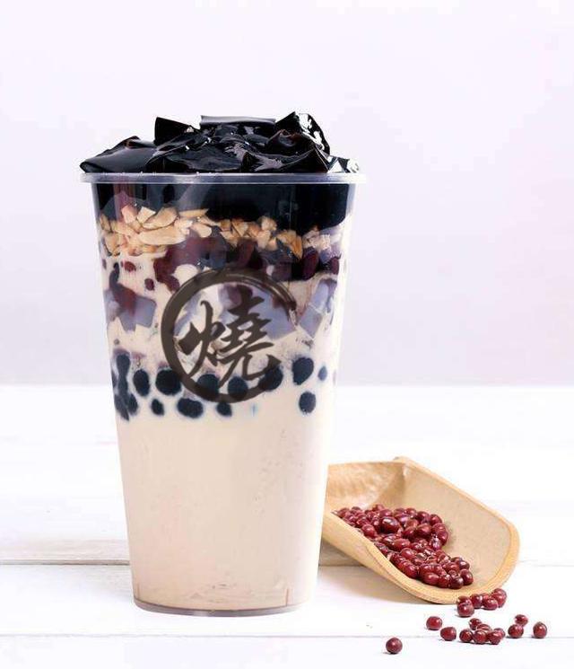 丸潮烧仙草茶饮选择比努力更重要