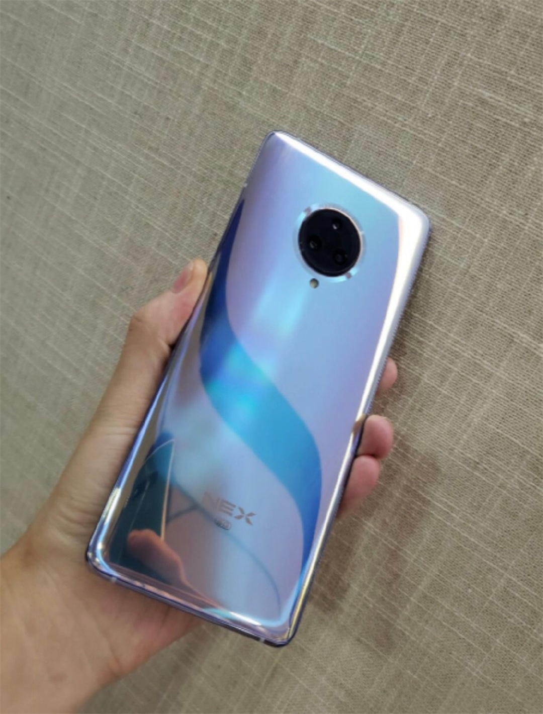 发布会前夕vivonex3真机图曝光设计夸张配色张扬