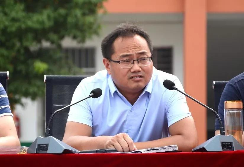 邓州市龙堰一初中召开2019年秋期开学典礼暨奖模大会