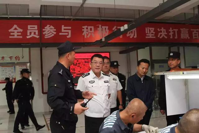 毕力夫厅长一行到伊金霍洛监狱李家塔煤矿鄂尔多斯监狱检查安保工作