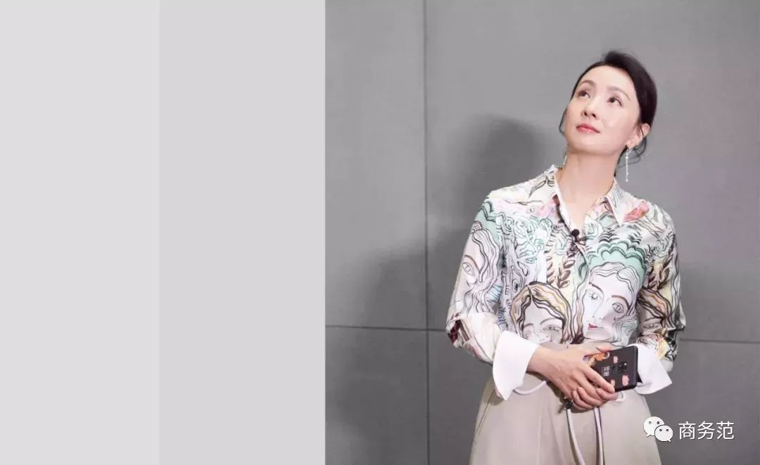 原创陶虹咏梅戴cartier同框气质优雅40岁女演员会穿衣有一种阅历美