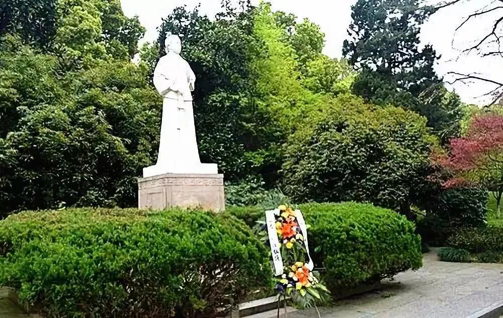 1981年杭州鸡笼山挖出一陶罐,内装女性尸骨,专家:秋瑾遗骸