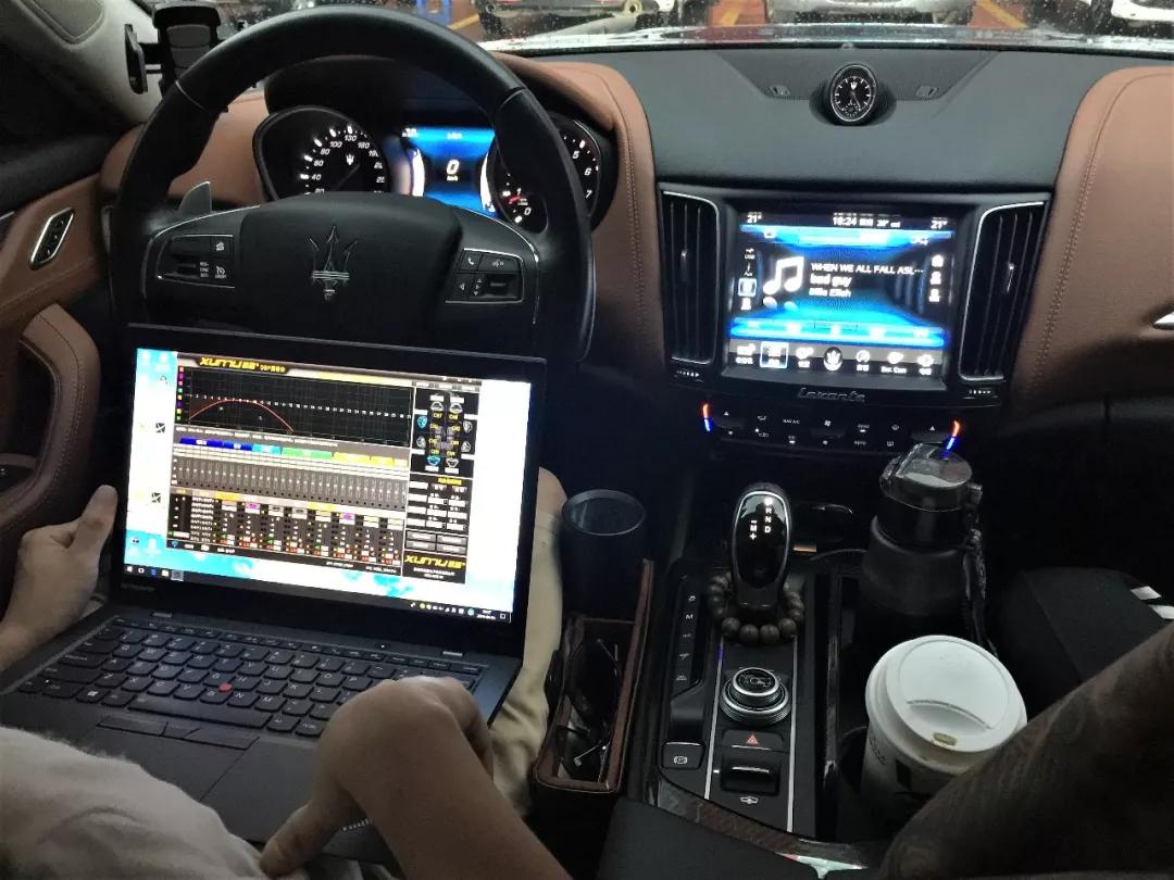 讯图车载音响改装分享:玛莎拉蒂莱万特首改献给了讯图dt318调音大师