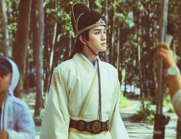 朱赞锦生日快乐风格百变初心不变温柔的邻家大男孩未来可期