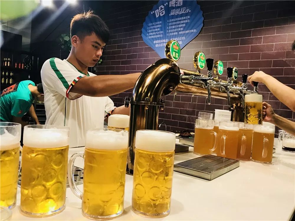 燥起来2019威海青岛啤酒节海鲜美食嘉年华威海泡泡国际电音狂欢派对