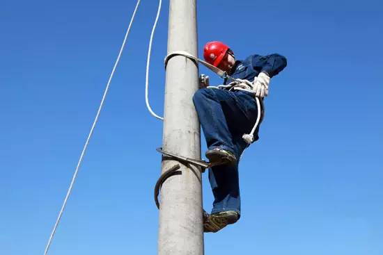 爬电线杆是一种怎样的体验?_搜狐汽车_搜狐网