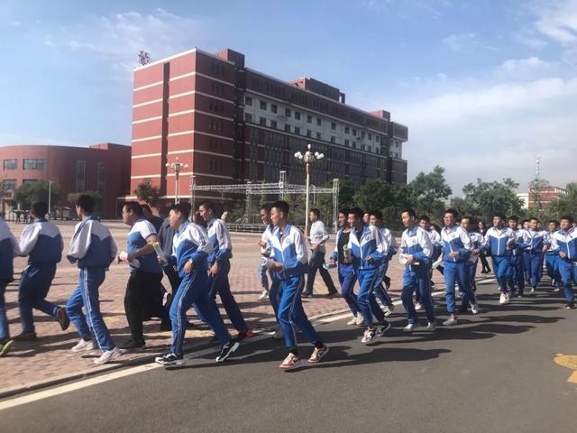 關注今天上午十點防空警報在銀川上空響起