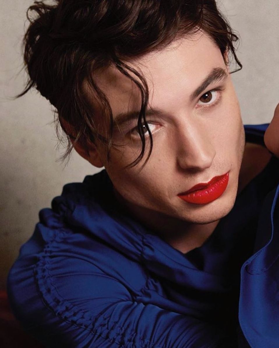 买什么裙子,穿什么高跟鞋,现在竟然都得问男生了?_van