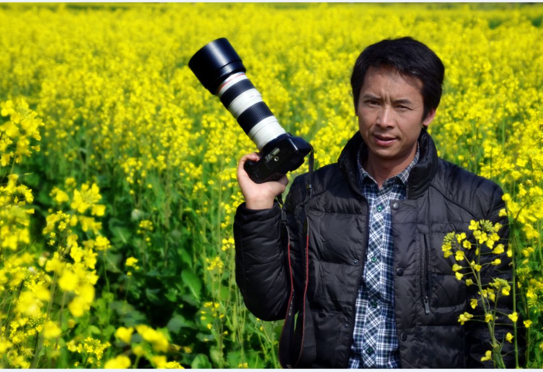 砚山瑶族渐冻人卢伟他的精神值得所有人赞扬