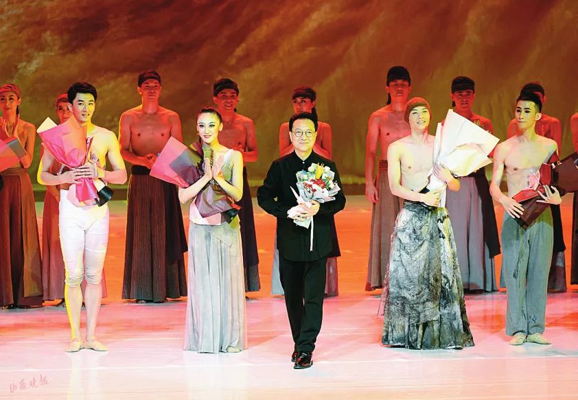 舞蹈史诗黄河全球惊艳首演张继钢赞山西晚报功不可没