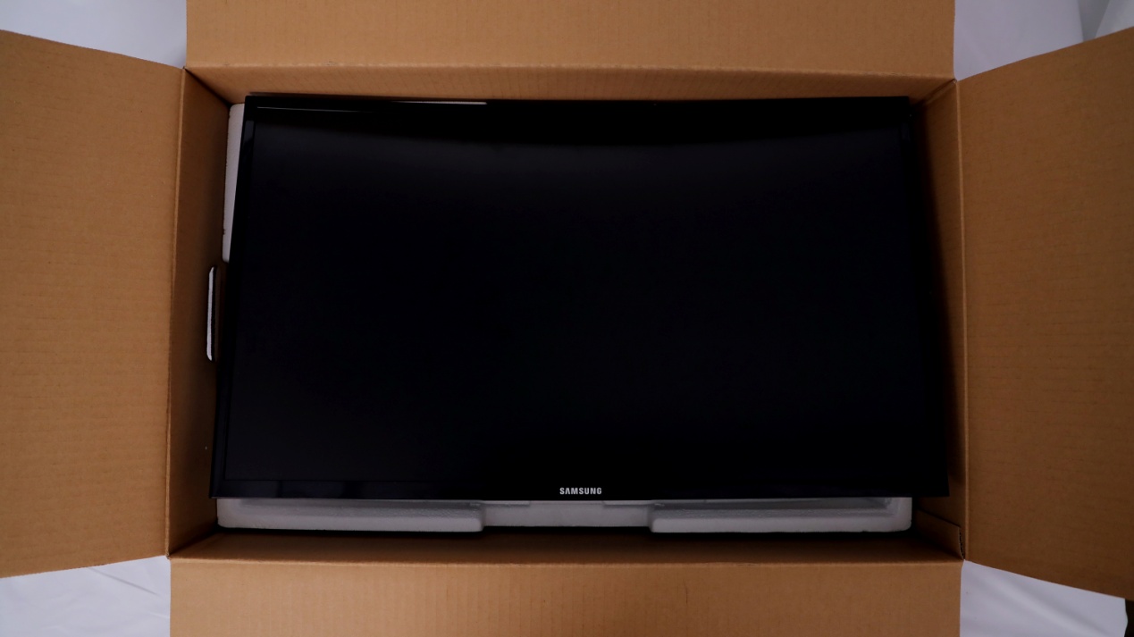 三星cf390显示器测评:均衡全面的显示器?数码控却这样说!