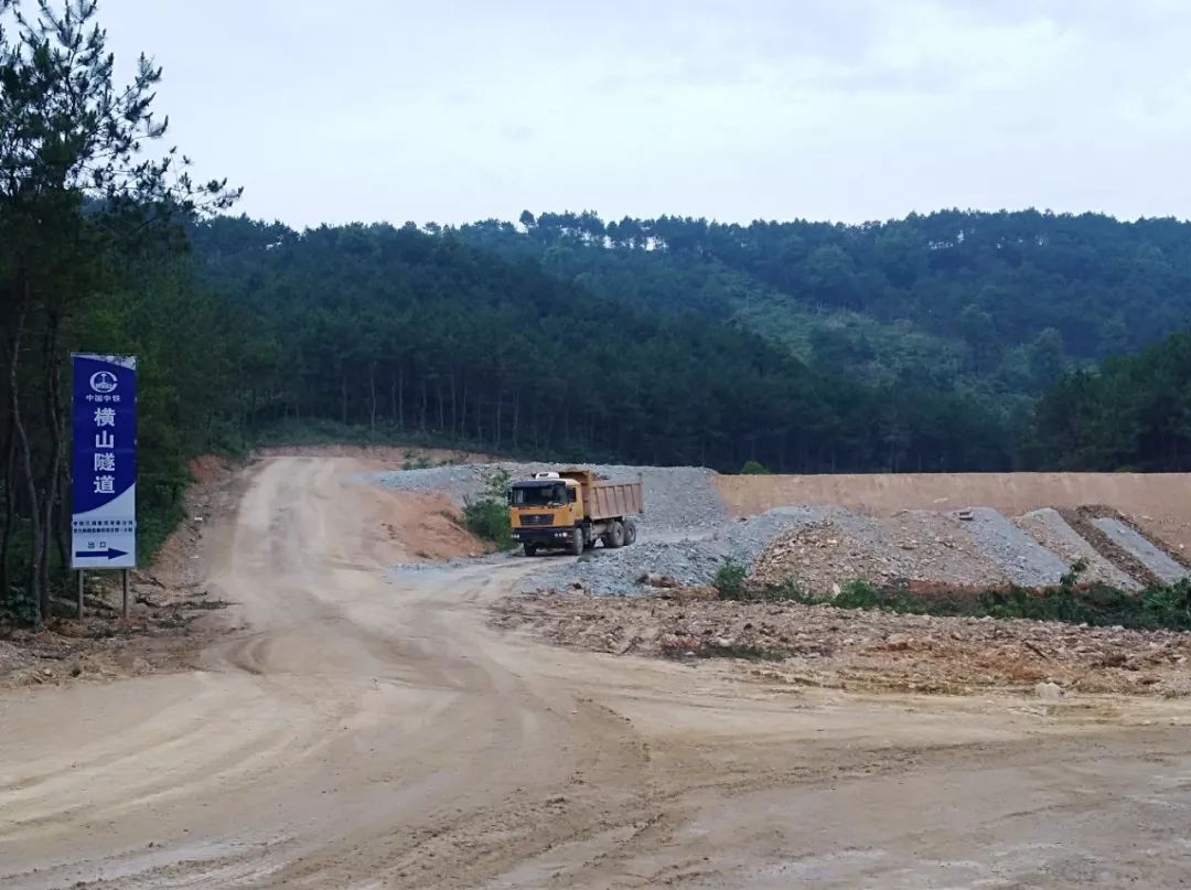 家乡变化正当时网友带你飞安九高铁宿松段施工工地一瞥