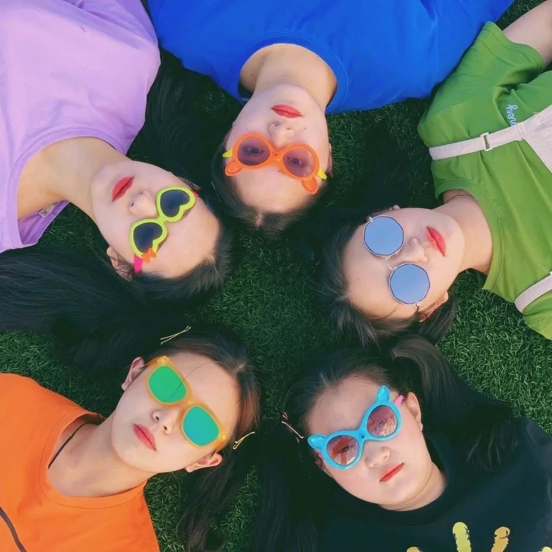 如何晒合照才能成为朋友圈最欠赞的崽