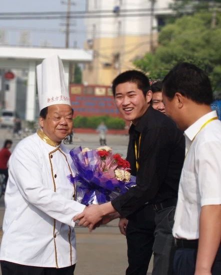 他曾在伊拉克做厨师3年,后来成为国宝级川菜大师!_傅祖明