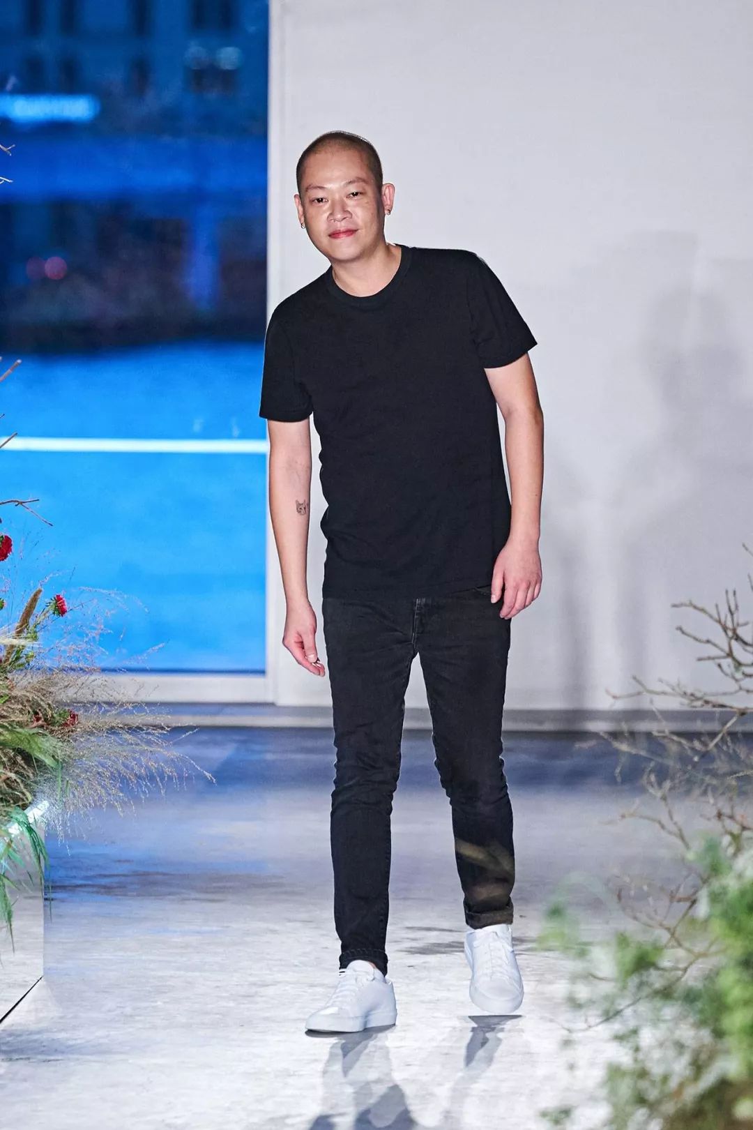 吴季刚jasonwu2020春夏纽约时装周呈现花丛中的优雅女人