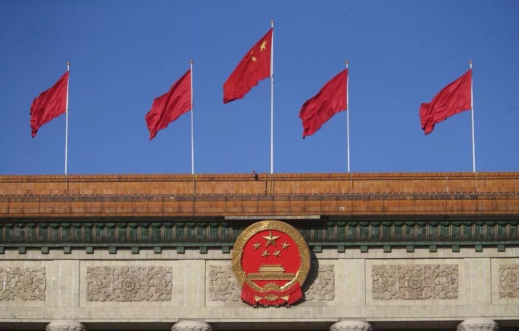 中华人民共和国国旗法国徽法国歌法了解一下