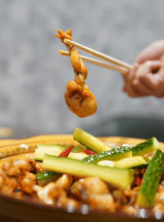 48折靠秘制脆皮牛蛙干锅启东这家店火了满屏都是腿腿腿