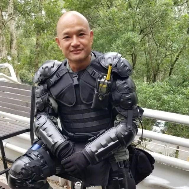 原创光头刘sir想爬长城网友纷纷劝阻长城官微回应了