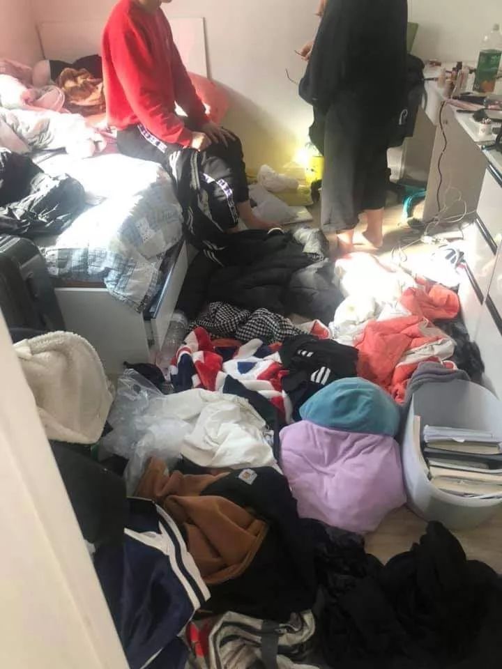 史上最脏乱房间大赛这是个住在垃圾堆里的精致女孩吧