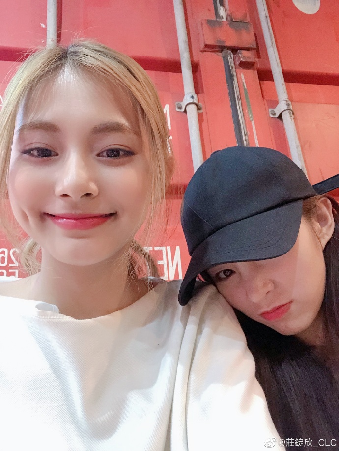 美颜暴击x2神仙友谊庄锭欣周子瑜一同度过中秋假期